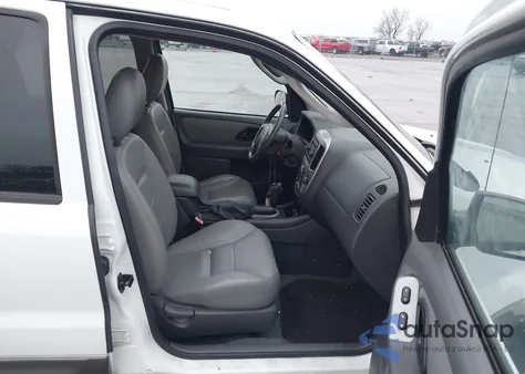 2005 Ford Escape Xlt из США, поврежденный, VIN 1FMYU93125KA69876